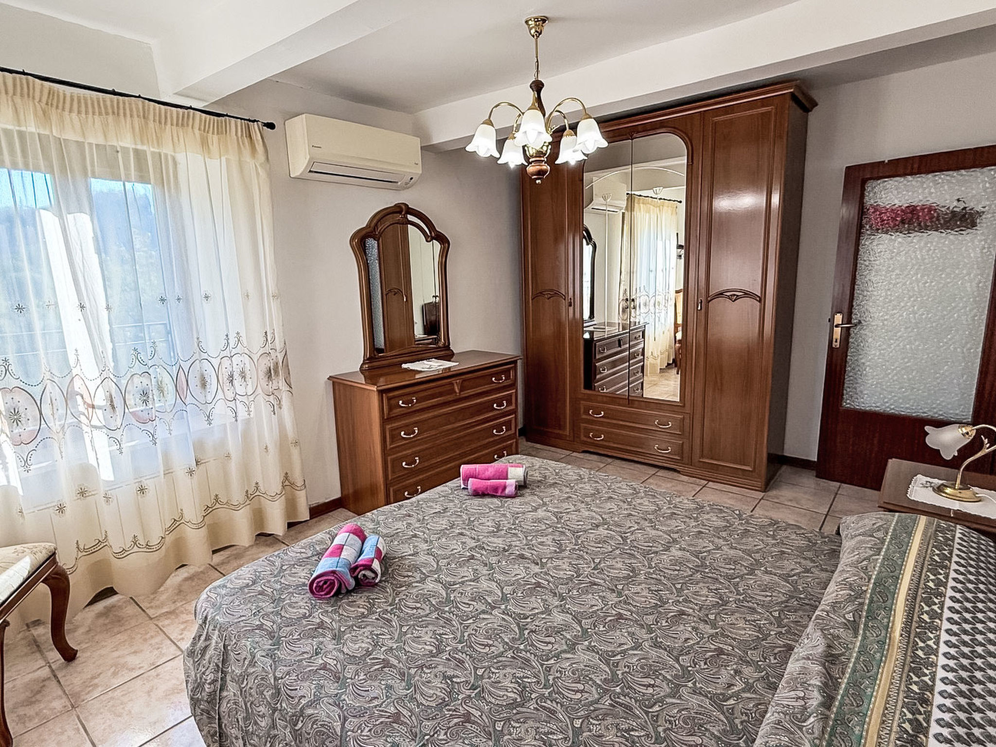 Ferienvilla mit privatem Pool und Whirlpool - Binnen