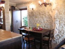 Charmant appartement met uniek panoramisch uitzicht in Cessapalombo - thumbnail 5