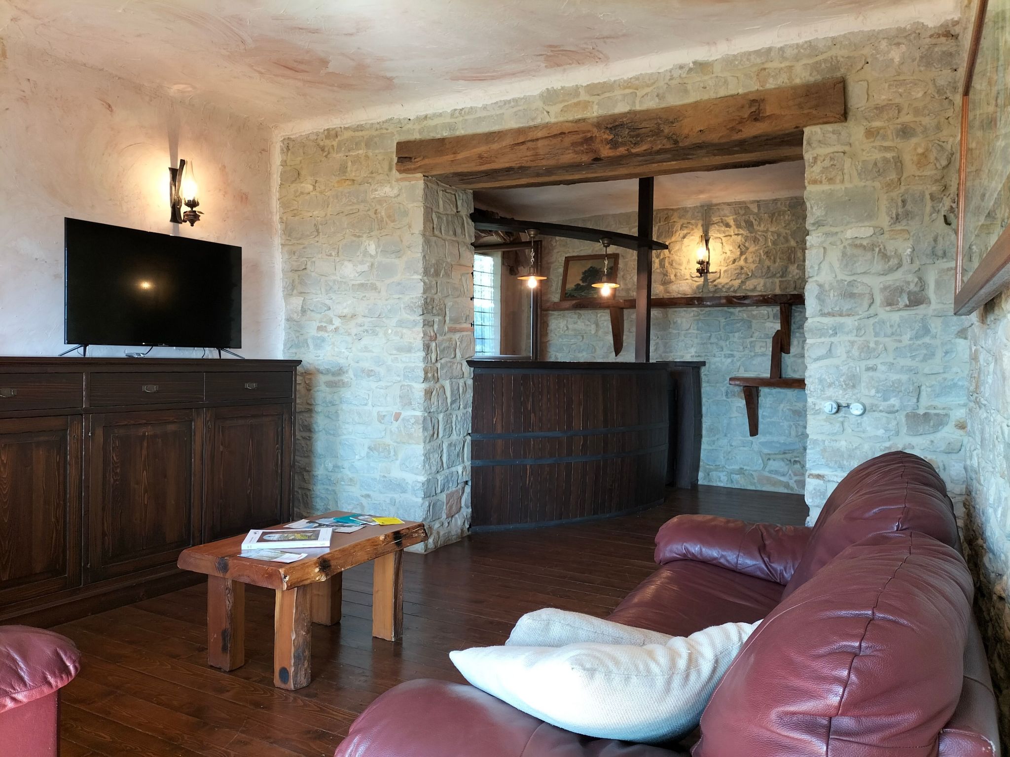 Große Wohnung mit Blick von den Bergen bis zum Meer-Binnen