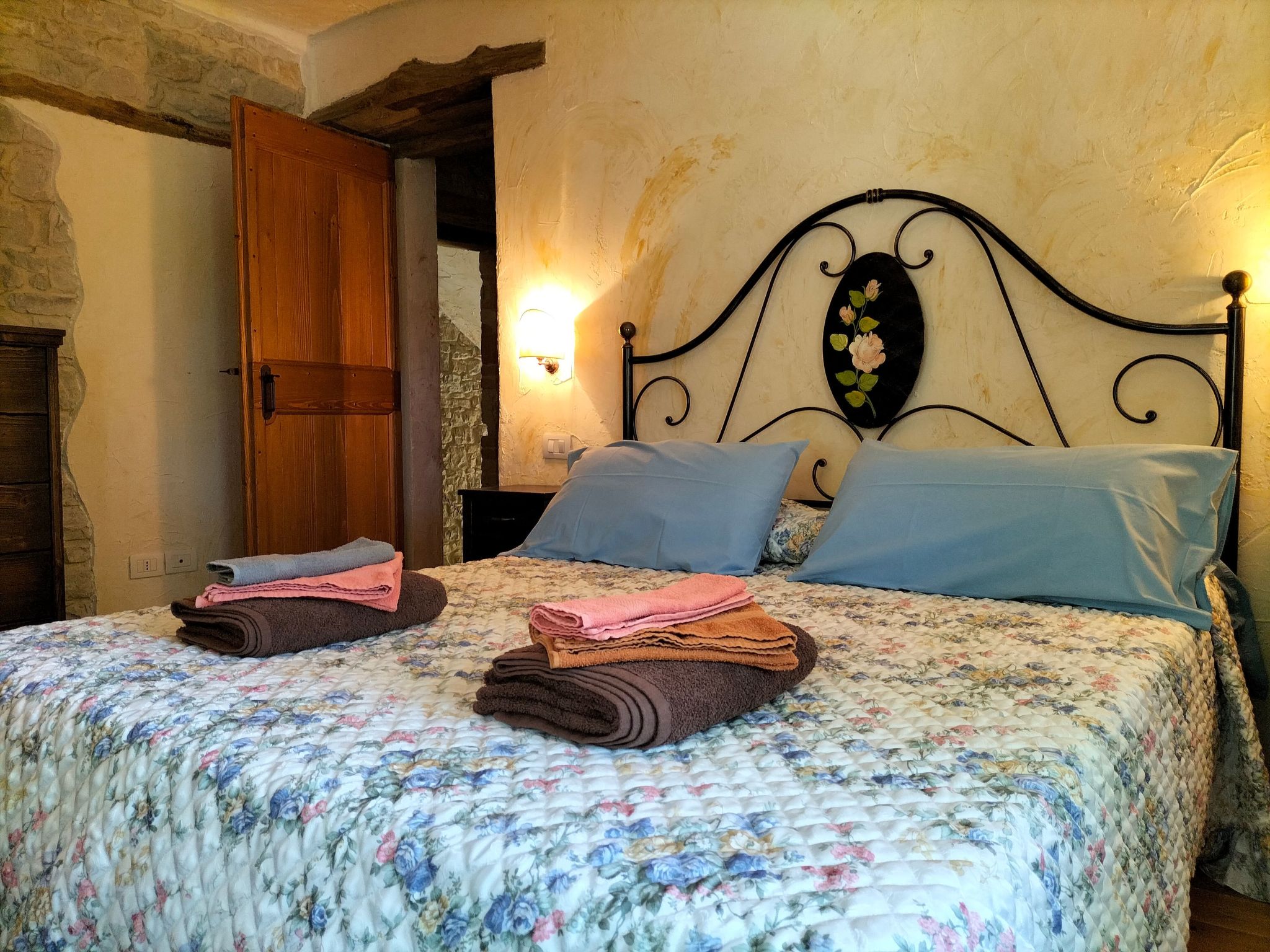 Große Wohnung mit Blick von den Bergen bis zum Meer-Binnen