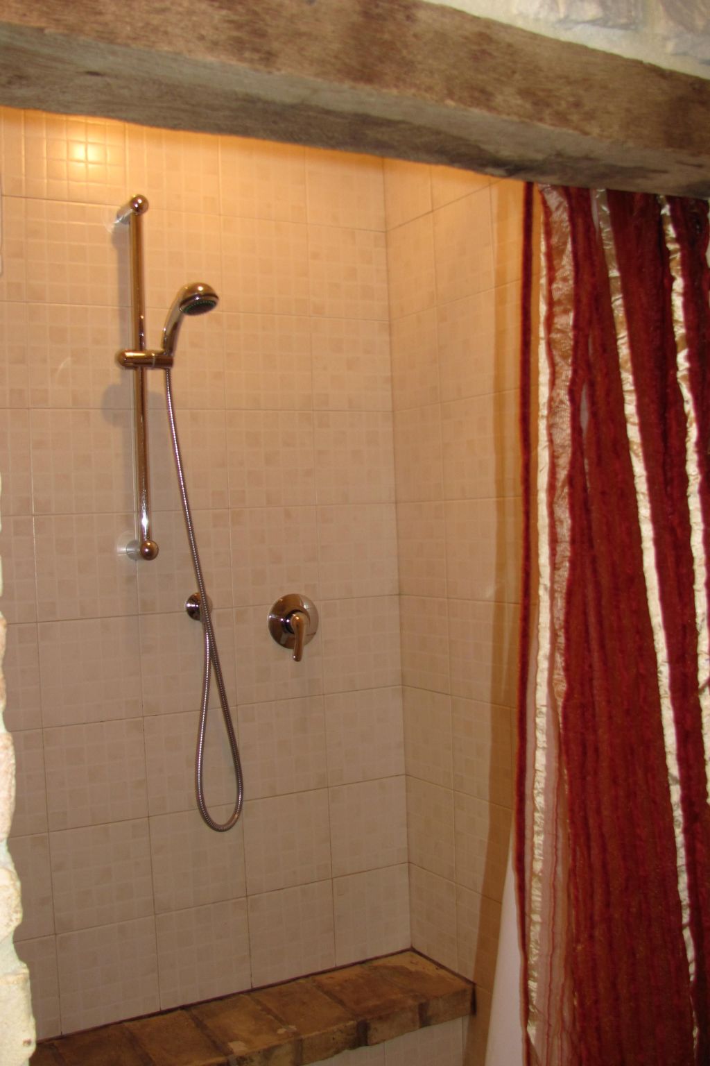 Große Wohnung mit Blick von den Bergen bis zum Meer-Binnen