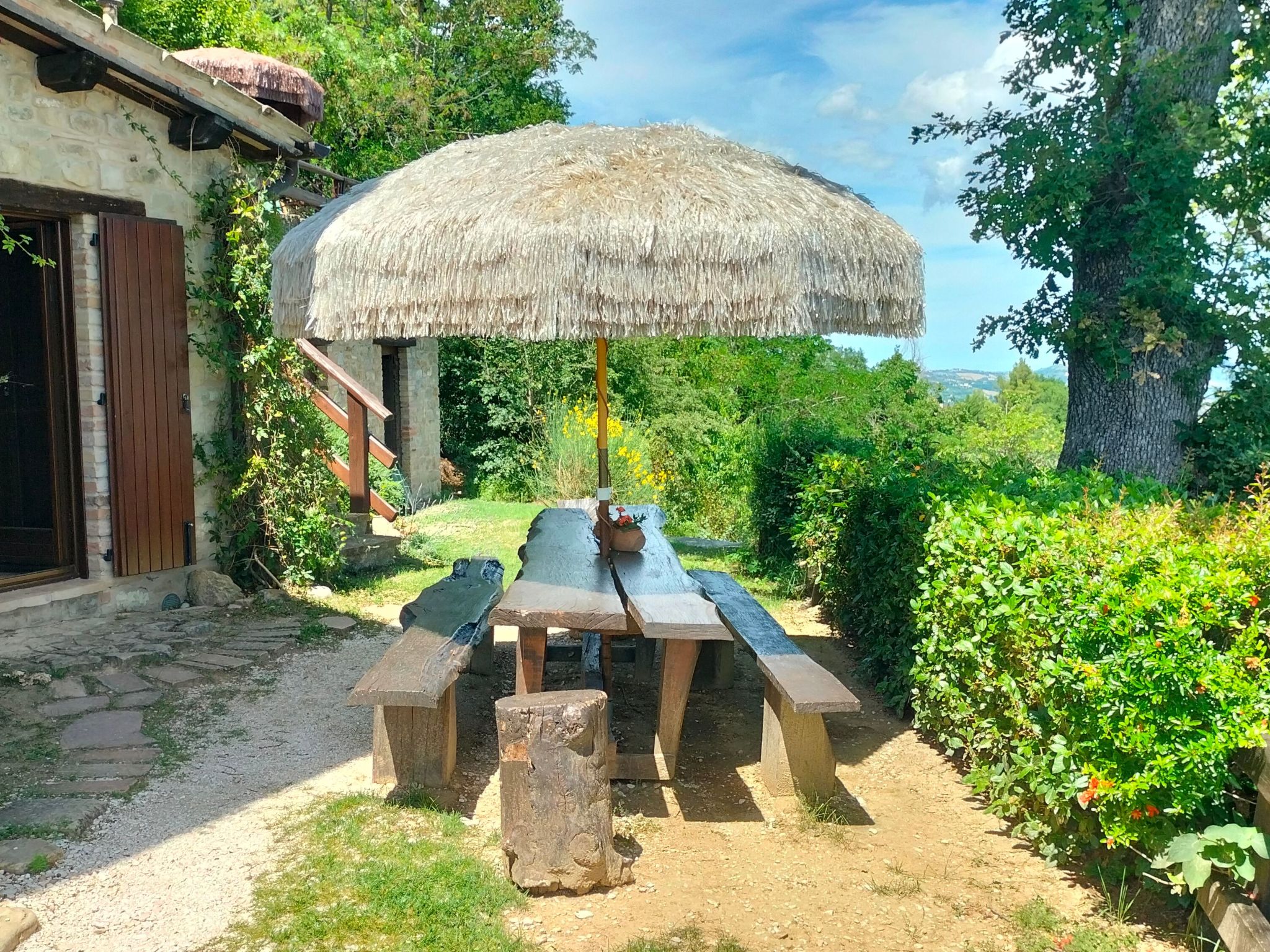 Große Wohnung mit Blick von den Bergen bis zum Meer-Binnen