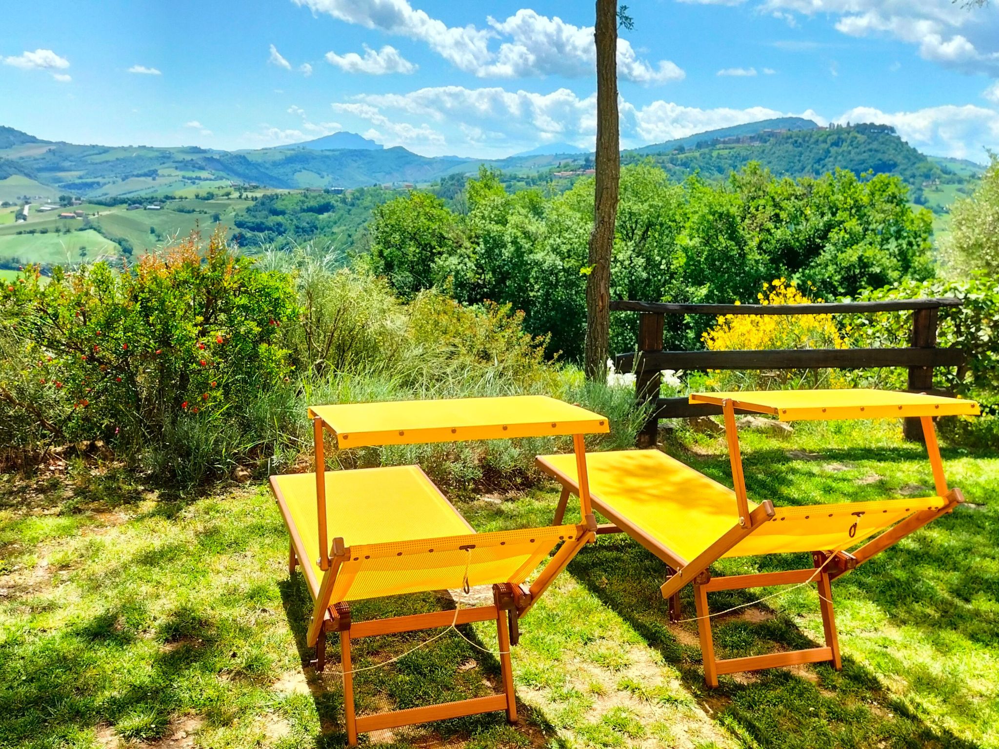 Große Wohnung mit Blick von den Bergen bis zum Meer-Binnen