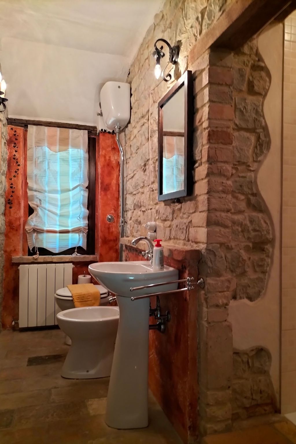 Charmantes Bauernhaus in Penna San Giovanni-Binnen