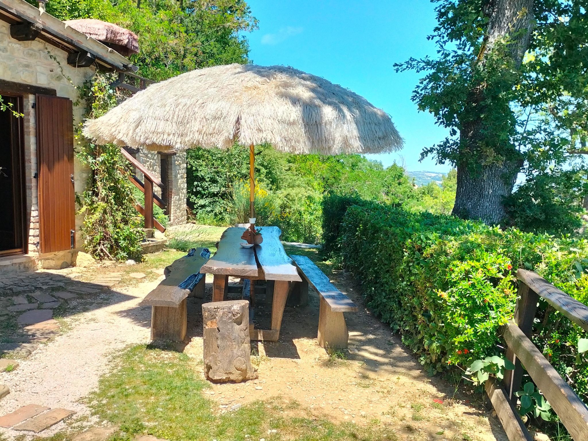 Charmantes Bauernhaus in Penna San Giovanni-Binnen