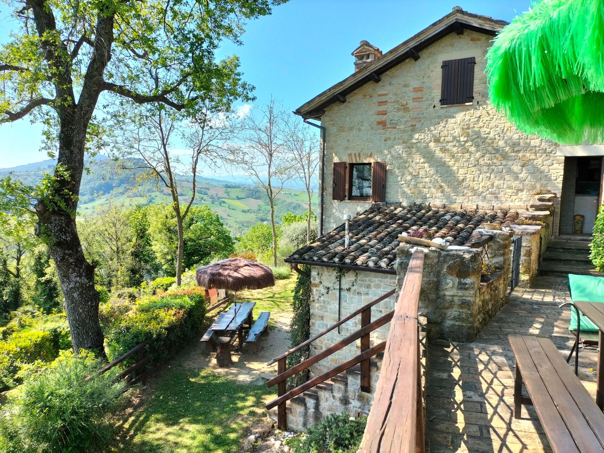 Charmantes Bauernhaus in Penna San Giovanni-Binnen