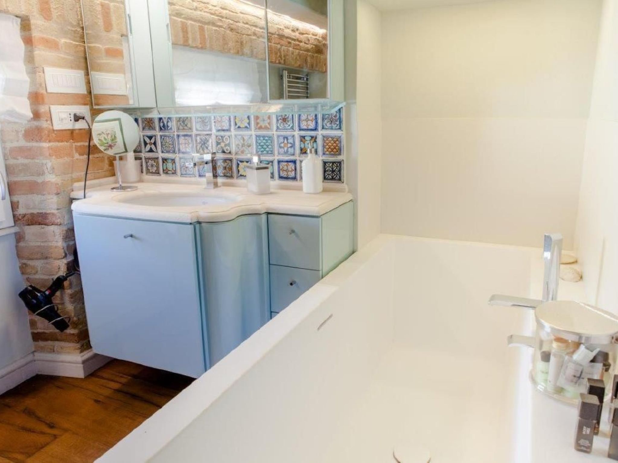 MarcheAmore - Torre da Bora, luxuriöser mittelalterlicher Turm-Image-tags.info