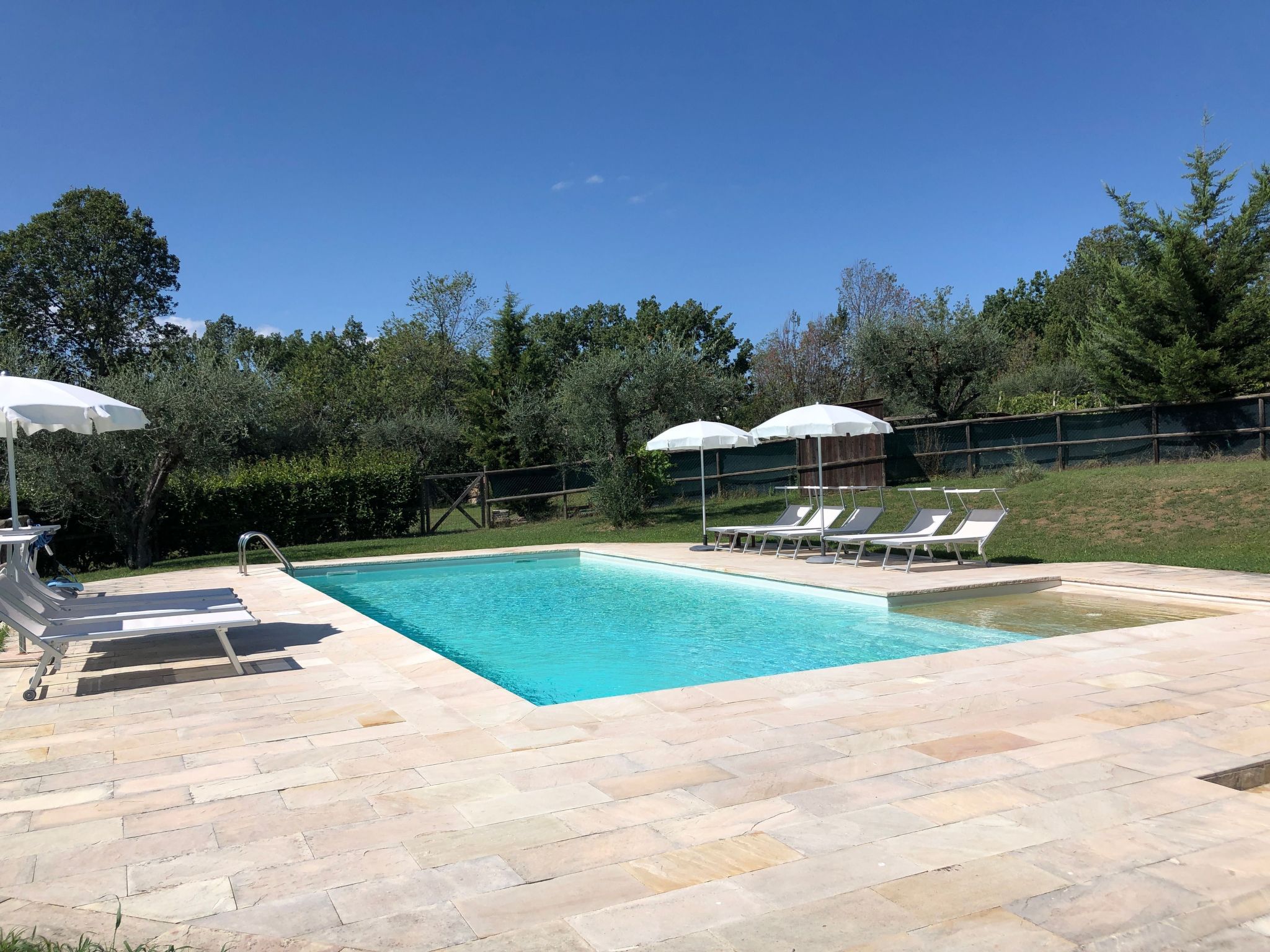 Vakantiehuis met omheinde tuin in Magliano di Tenna (Italië) 1 hond is welkom