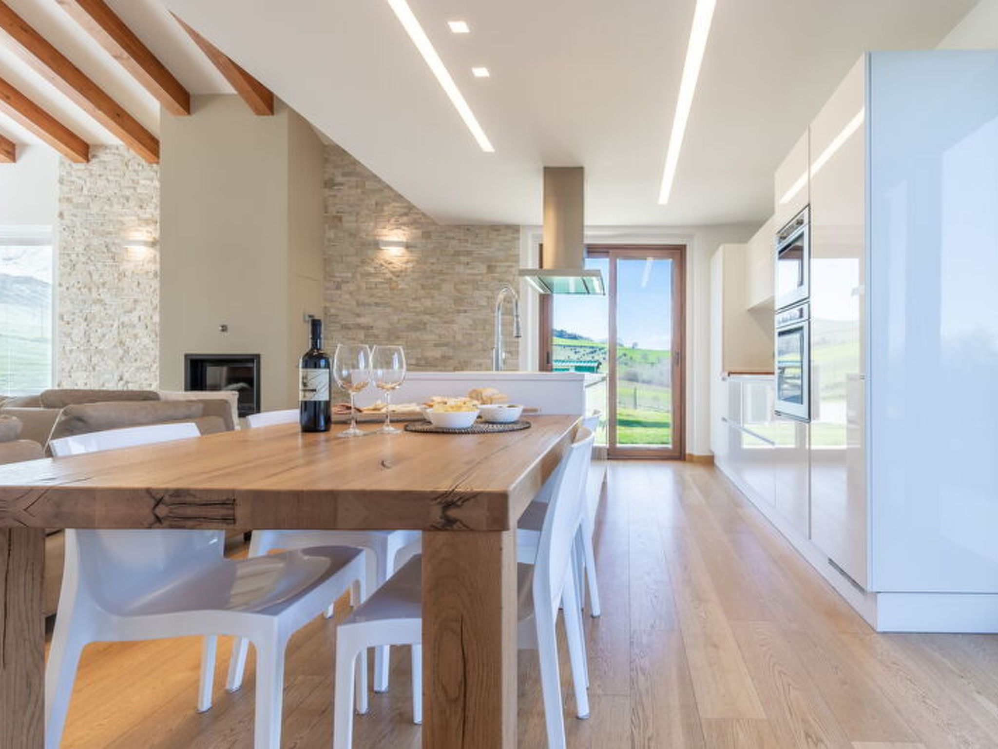 Kitchen / Dining Room