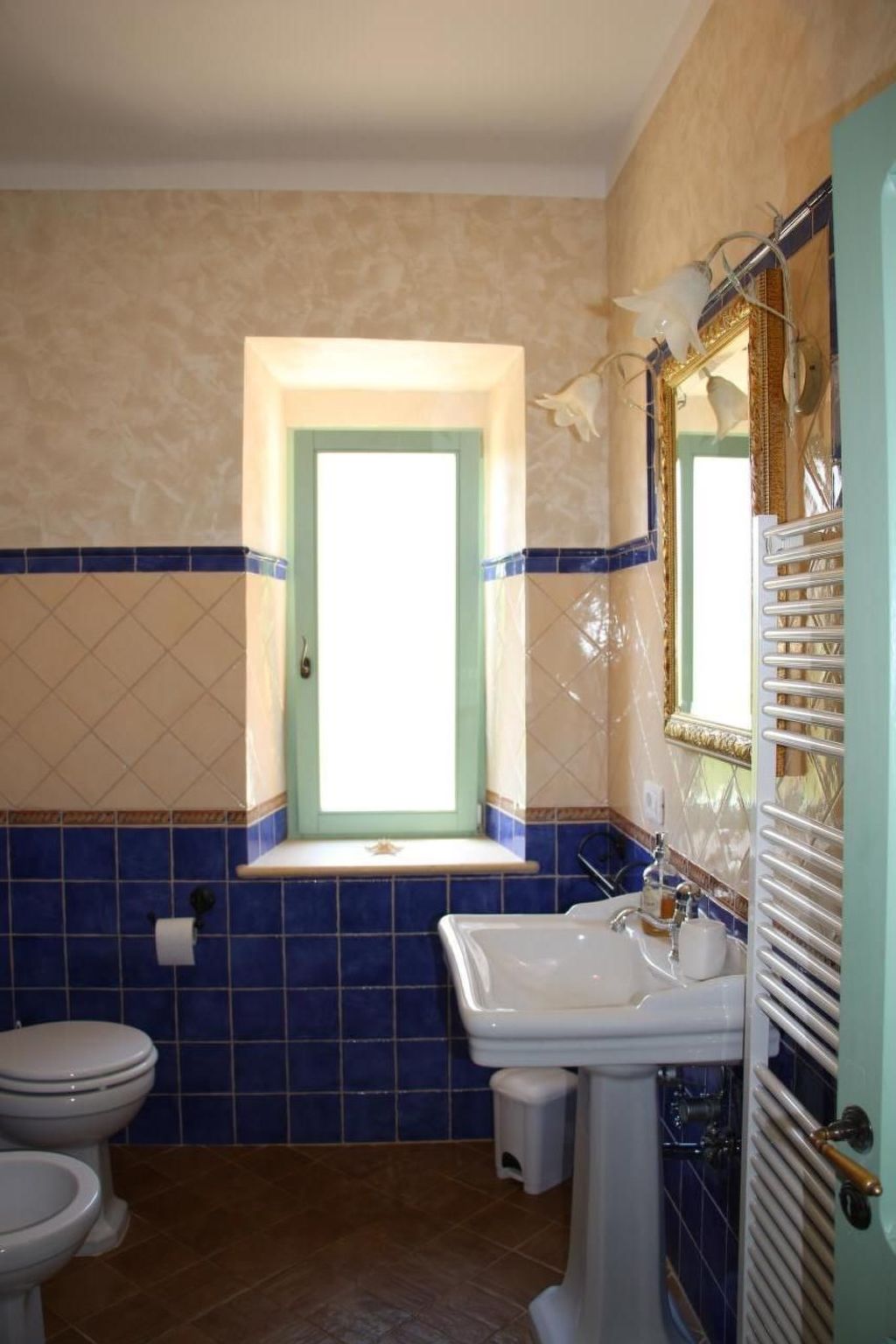 Casa Sacciofa in Monte Rinaldo-Image-tags.info