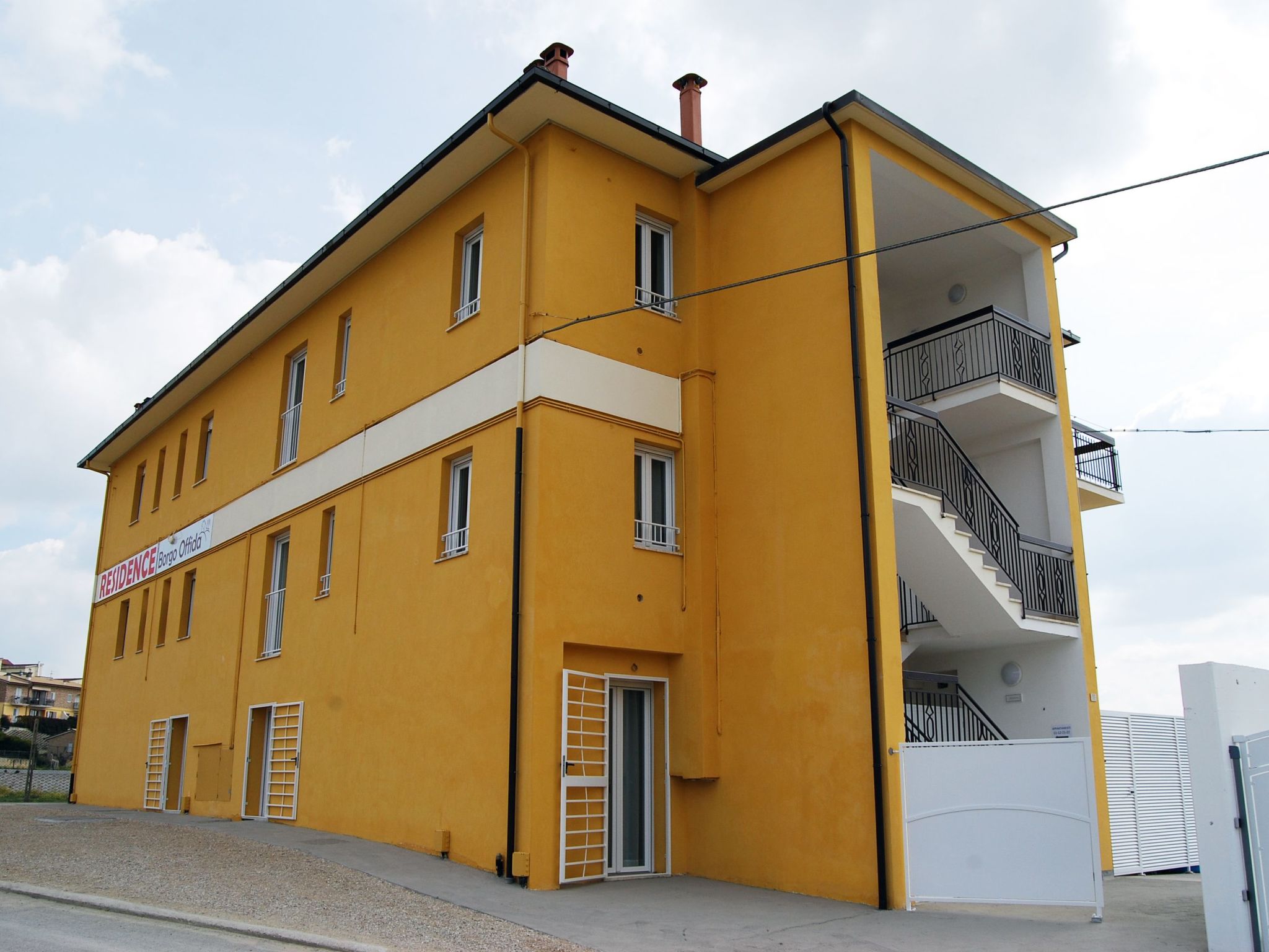 Residenz Borgo Offida mit großem Garten-Inside