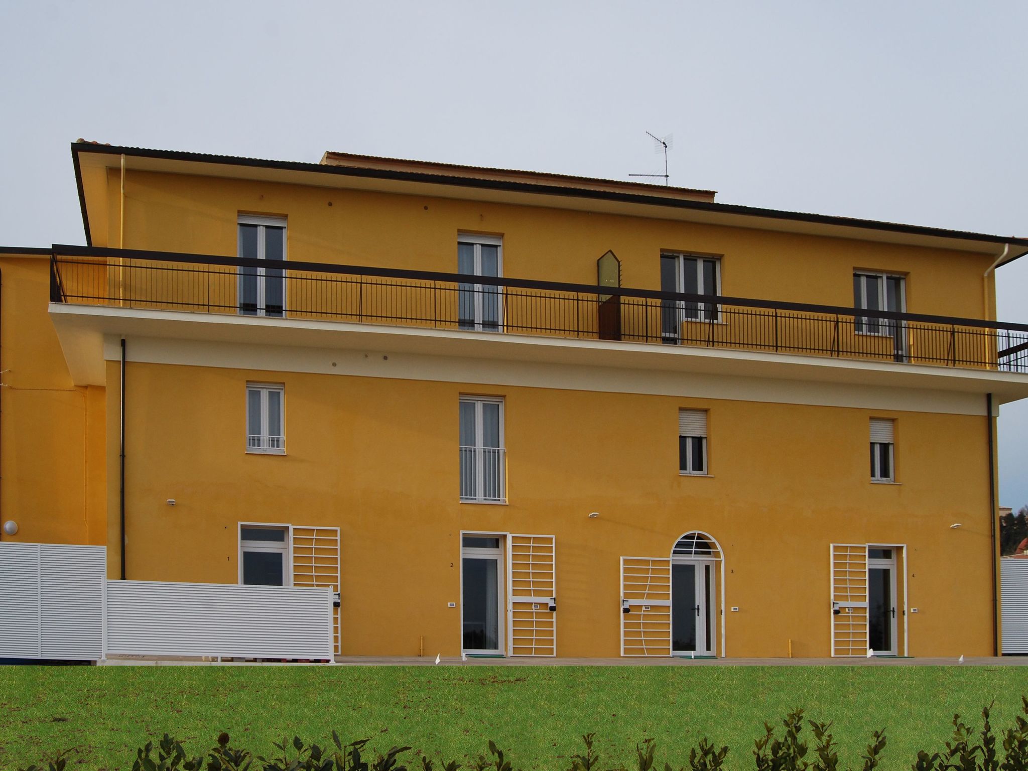 Residenz Borgo Offida mit großem Garten-Inside