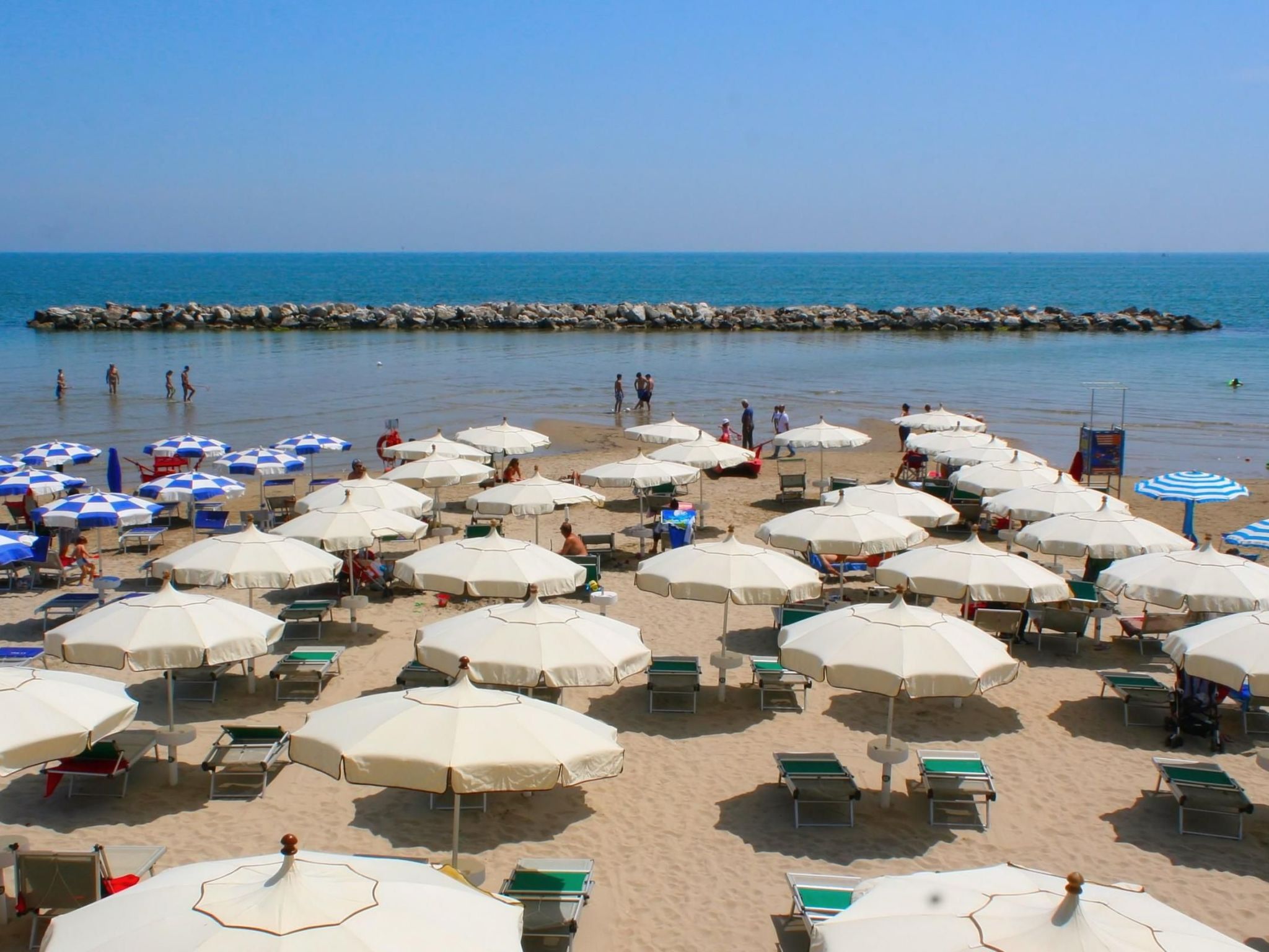 Appartement mit Garten und Meerblick-Image-tags.info