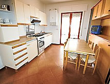 Licht appartement op 200m van strand in San Benedetto del Tronto - thumbnail 2