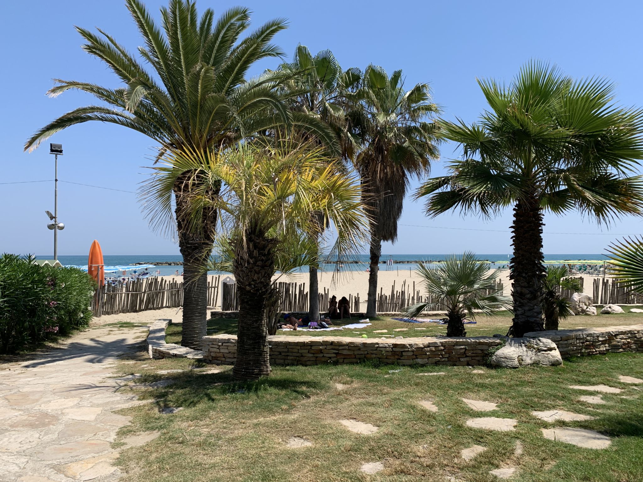 Mit privater Terrasse-Area