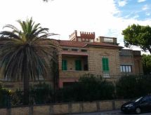 Zonnig appartement in Tortoreto Lido met privéterras op 100m van zee - thumbnail 1