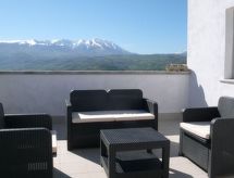 'Elvira Basilico' mit Terrasse