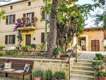 Vrijstaand vakantiehuis in Picciano met grote omheinde tuin, vlakbij Pescara - thumbnail 1