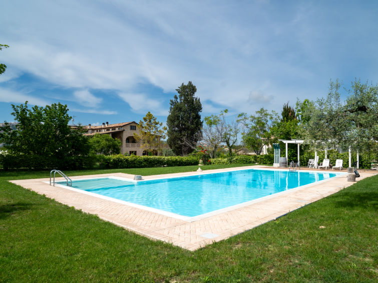 Appartement met open haard in Città Sant'Angelo in Città Sant'Angelo