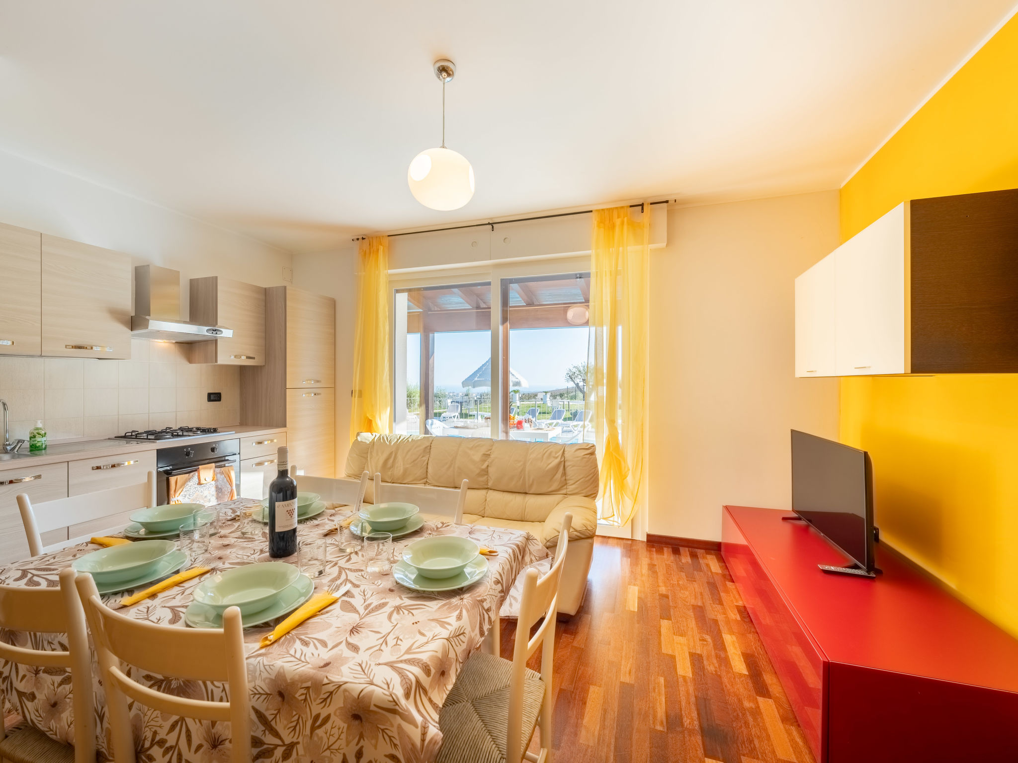 Kitchen / Dining Room