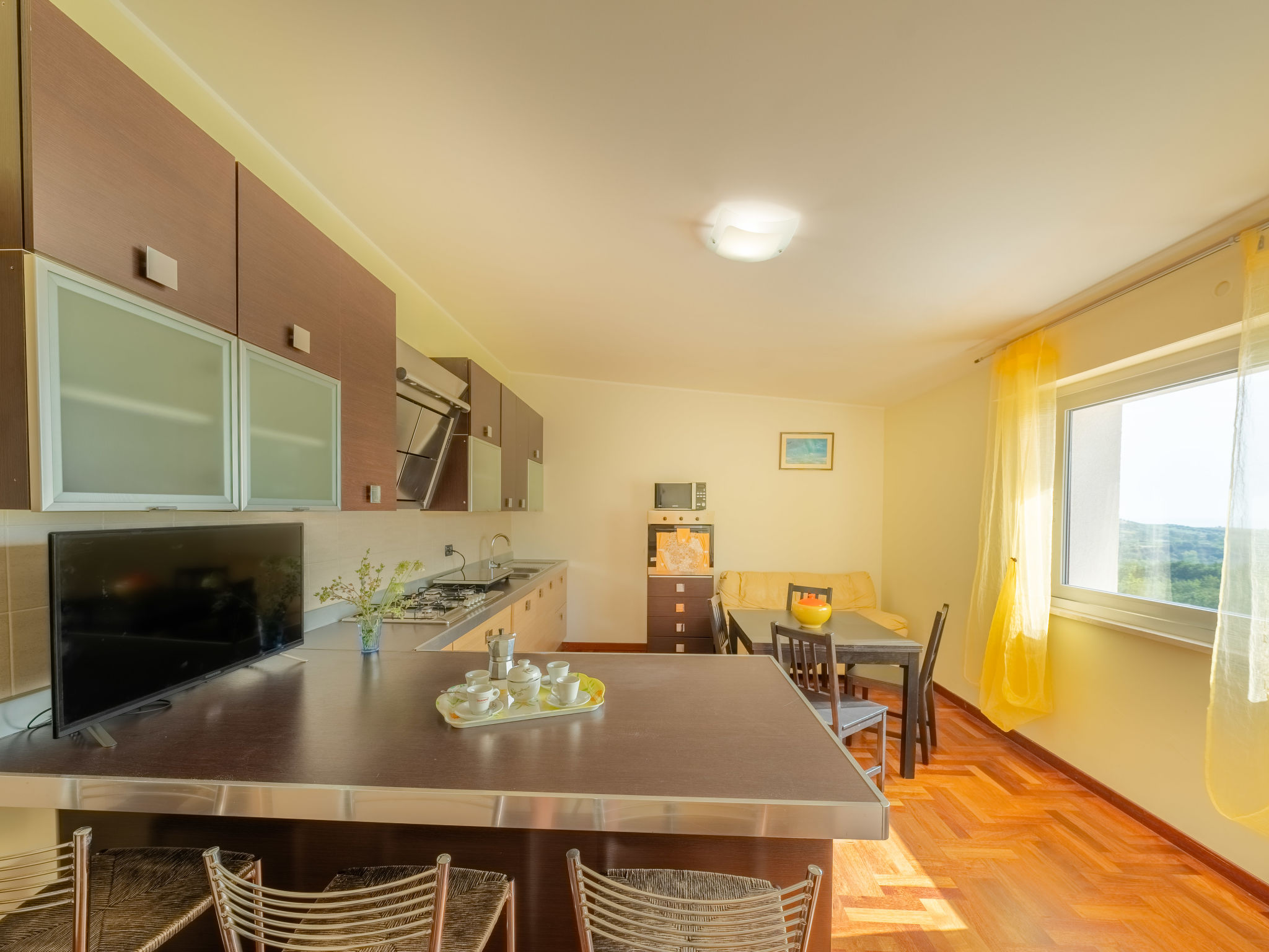 Kitchen / Dining Room