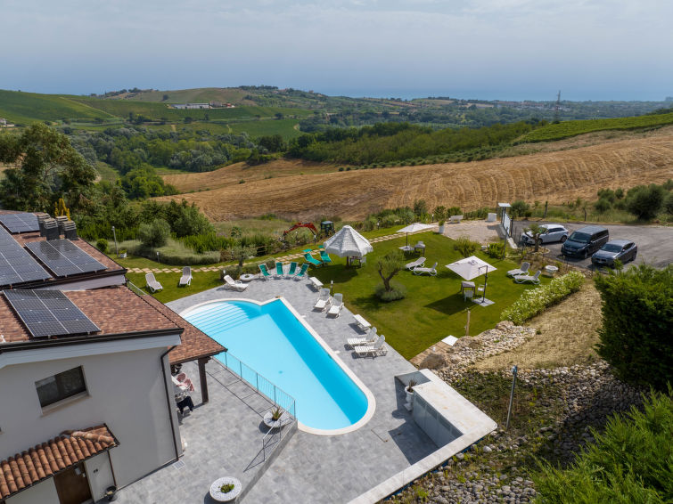 4-persoons appartement met whirlpool in Città Sant'Angelo in Città Sant'Angelo