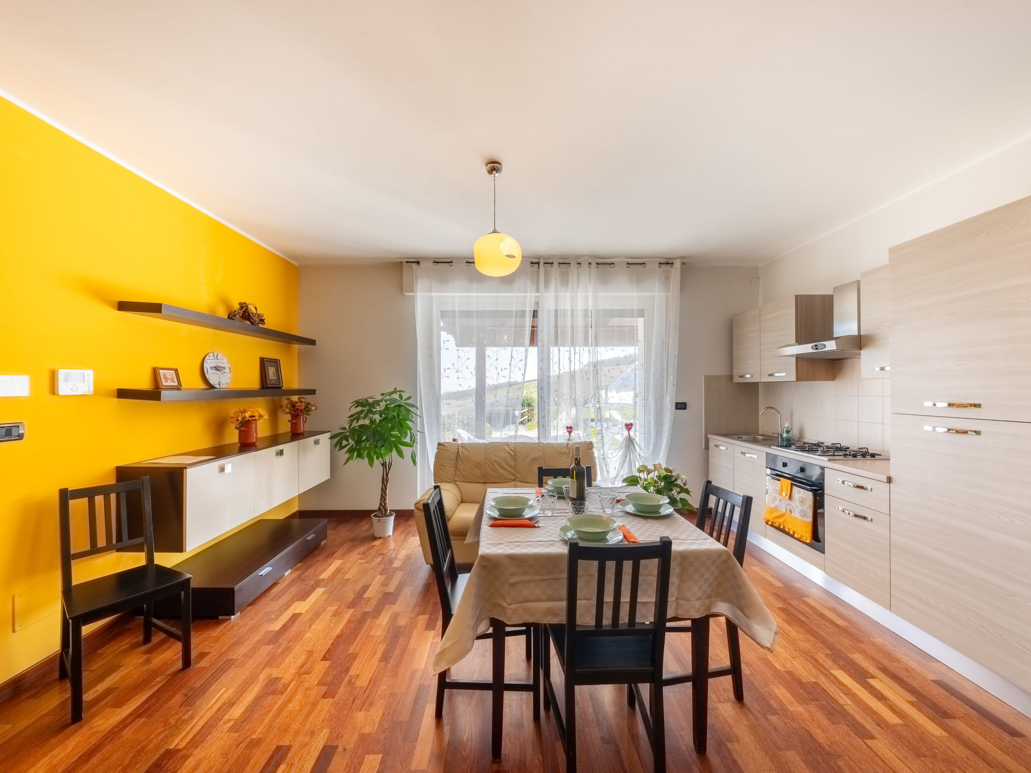 Kitchen / Dining Room