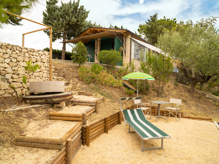 4-persoons vakantiehuis met privézwembad in Città Sant'Angelo in Città Sant'Angelo