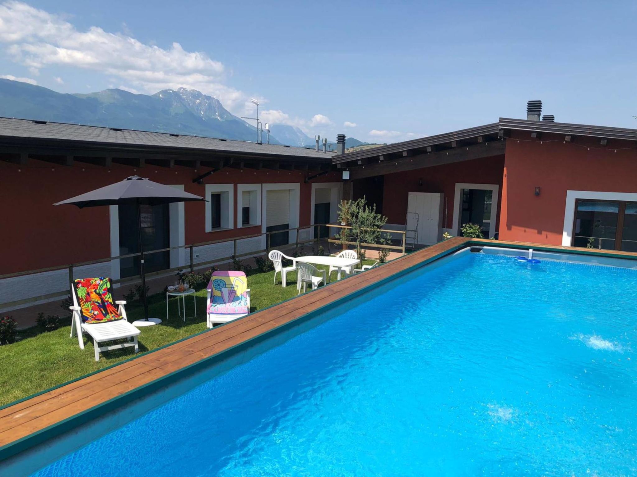 Vakantiehuis met omheinde tuin in Penne (Italië) 1 hond is welkom