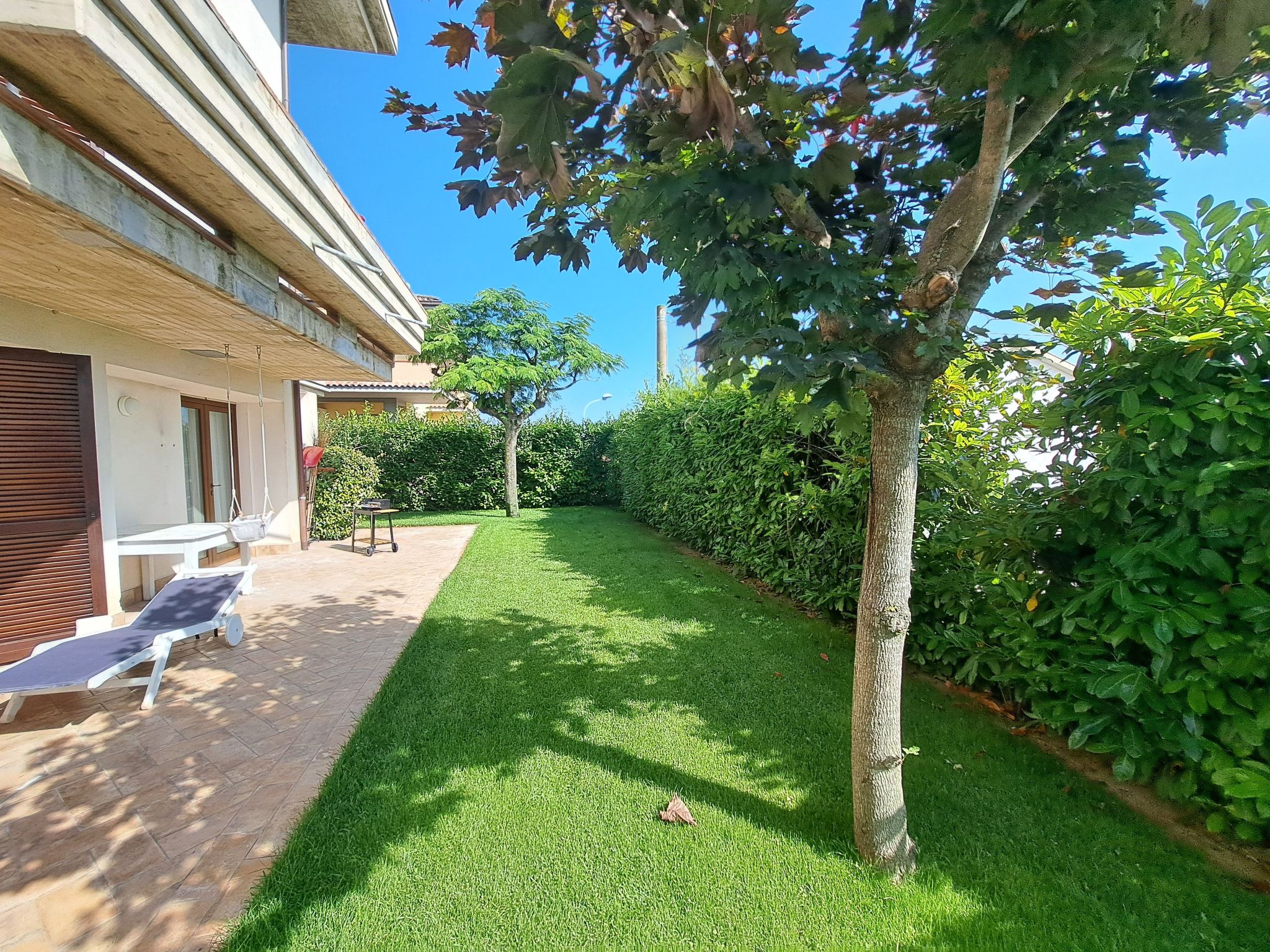 "Daphne Experience".-Binnen