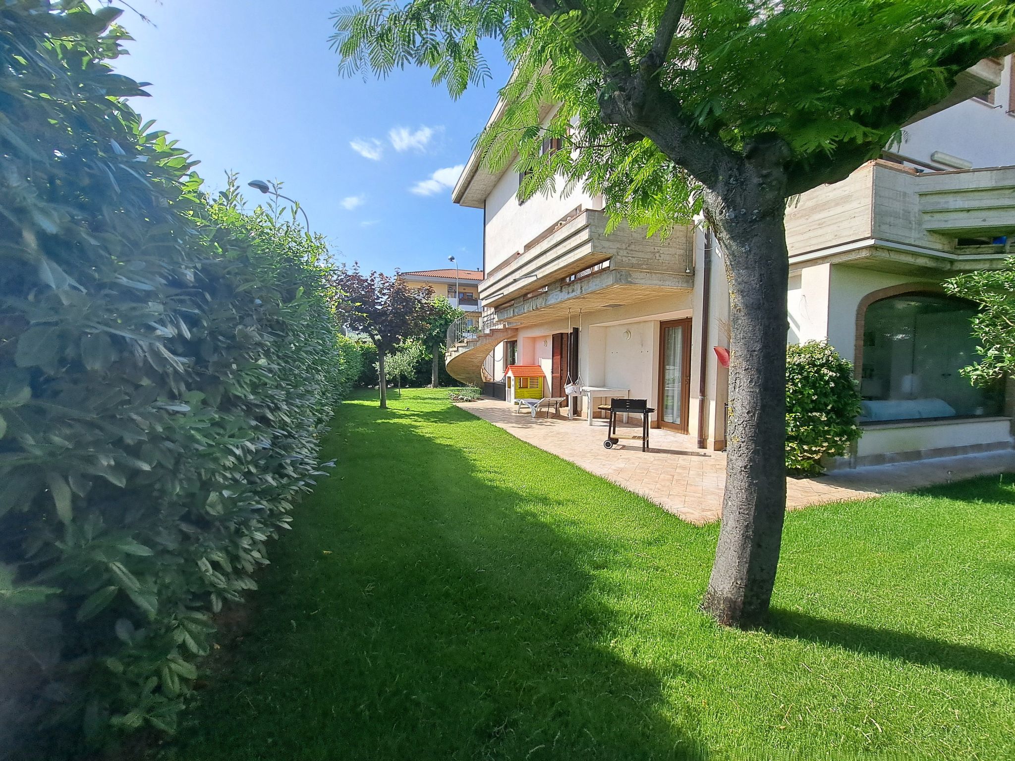 "Daphne Experience".-Binnen