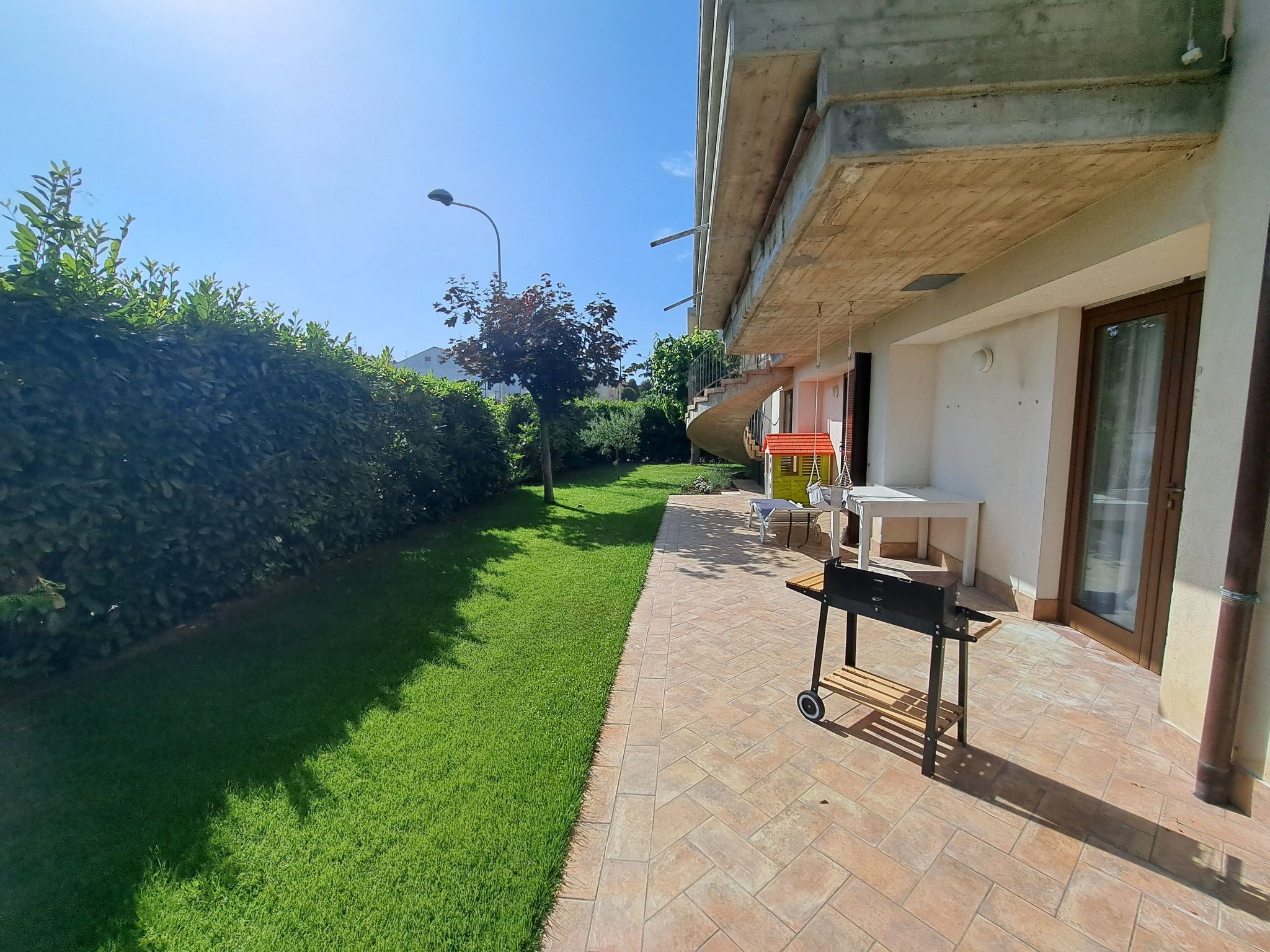 "Daphne Experience".-Binnen