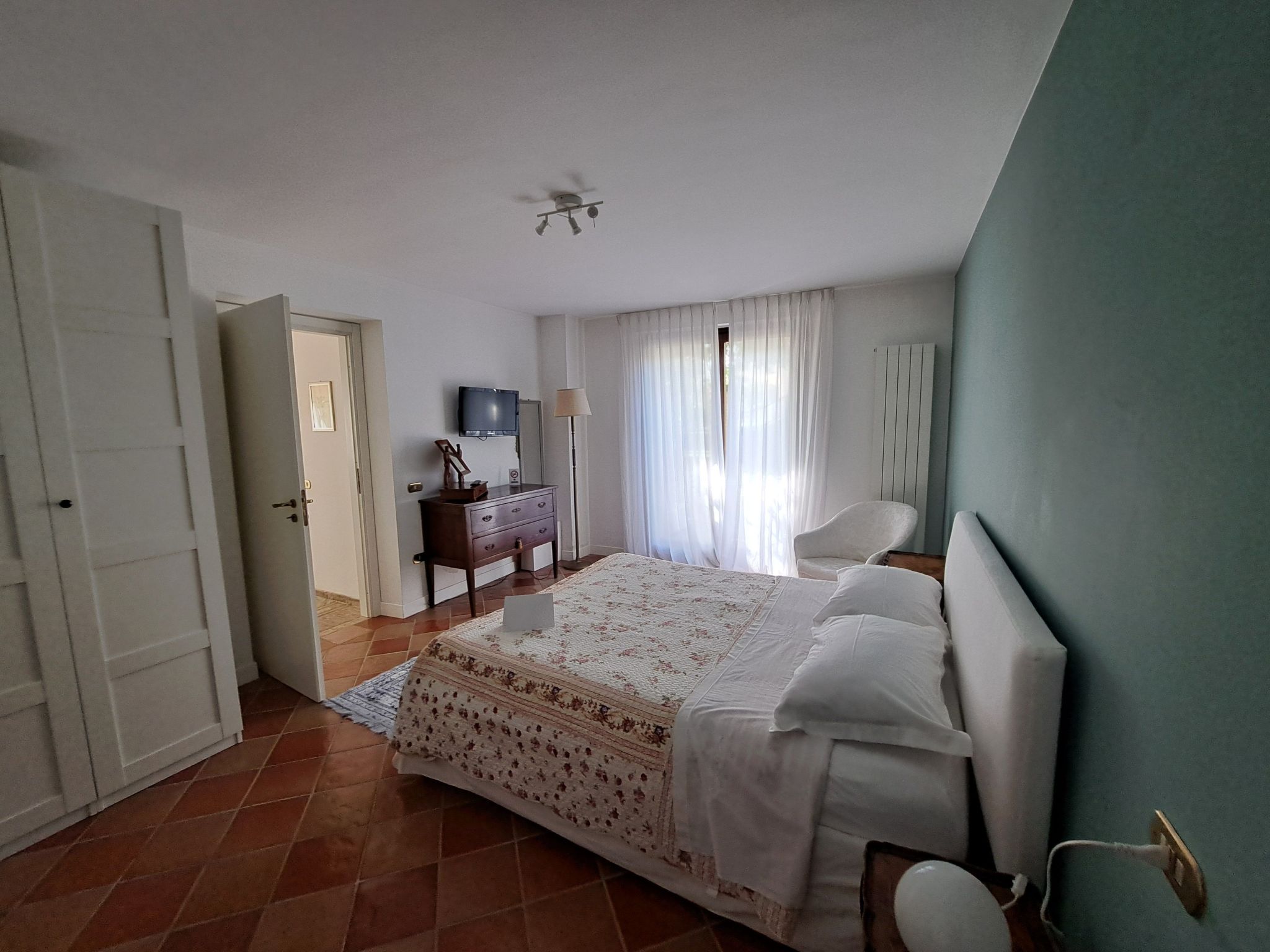 "Daphne Experience".-Binnen