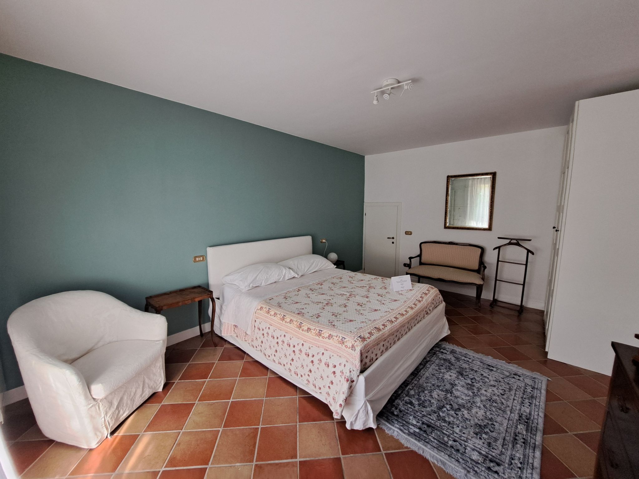 "Daphne Experience".-Binnen