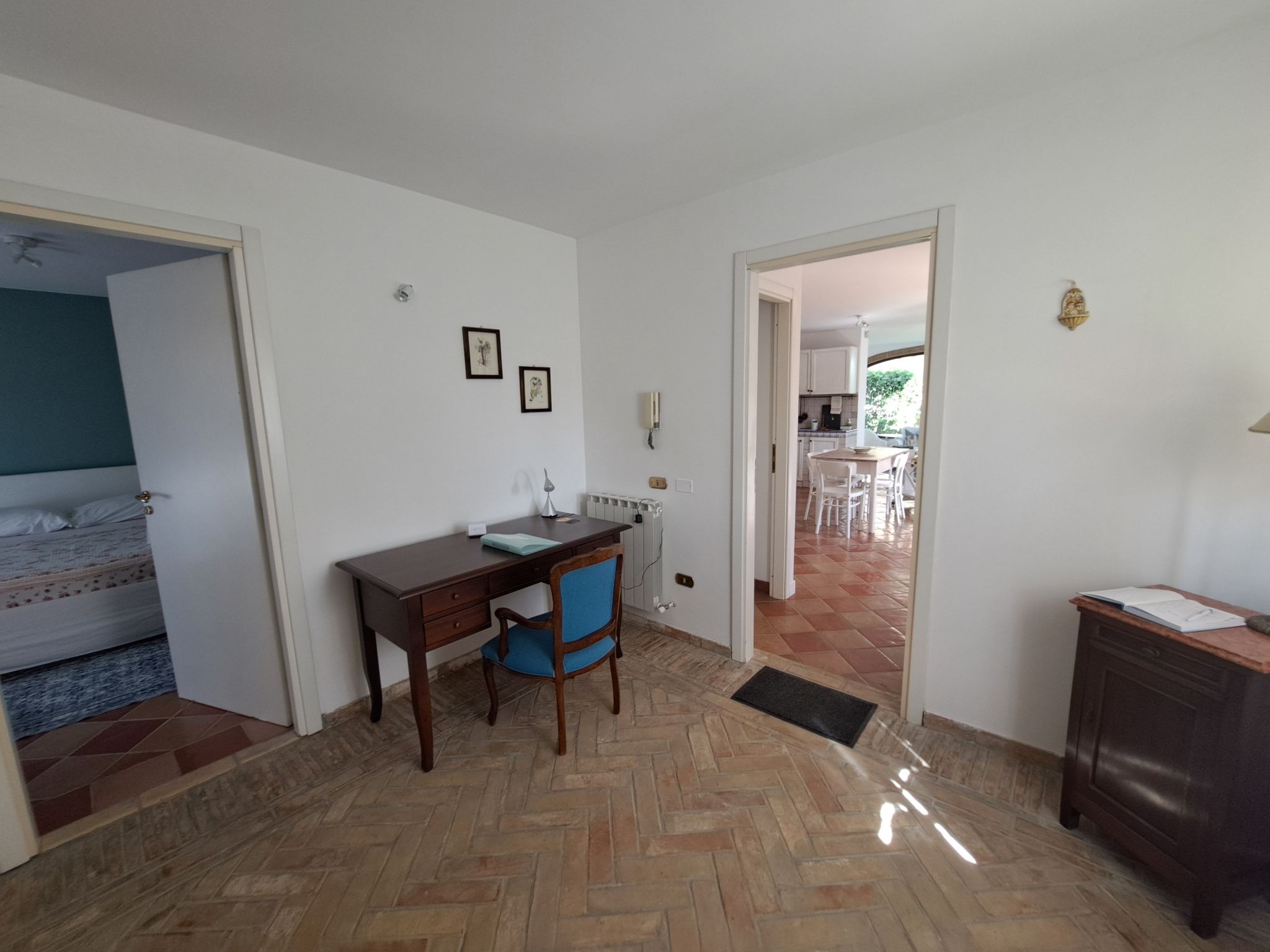 "Daphne Experience".-Binnen