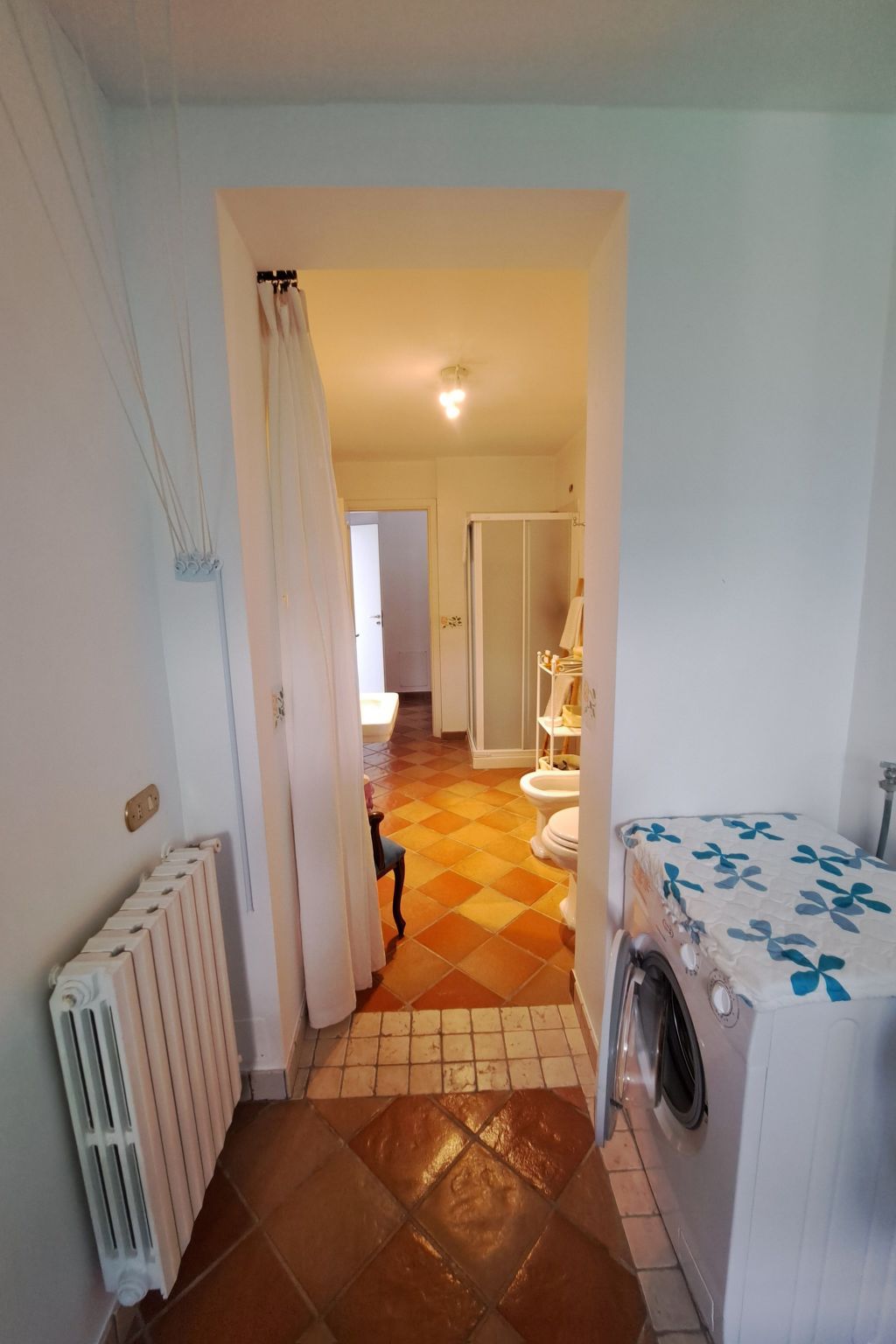 "Daphne Experience".-Binnen