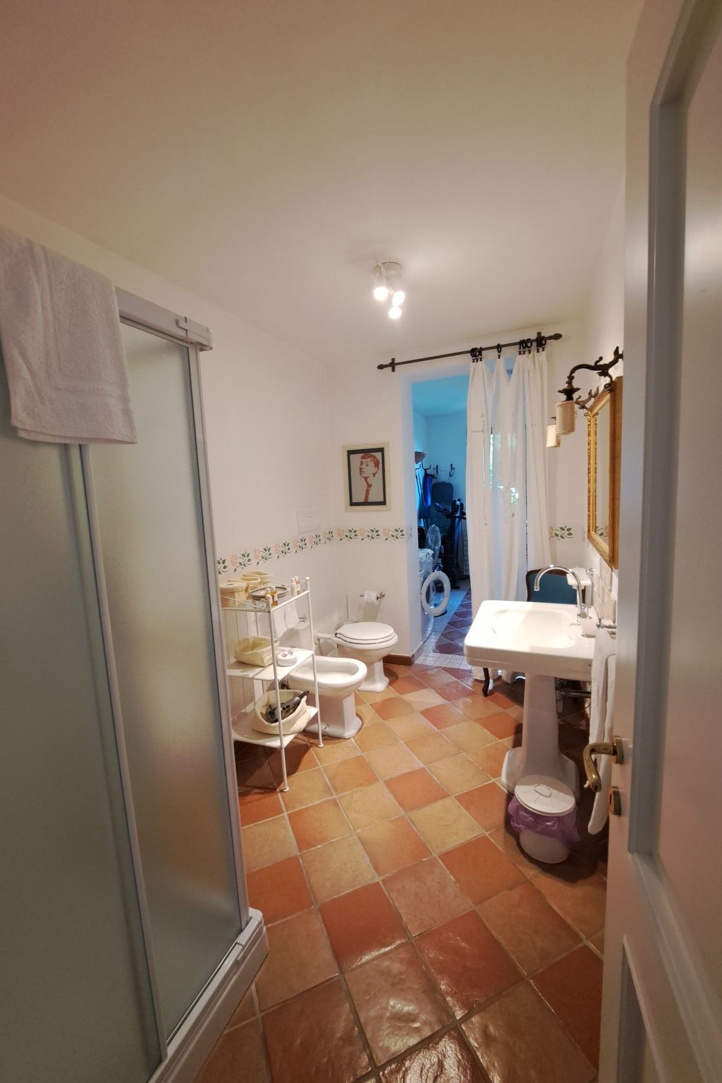 "Daphne Experience".-Binnen