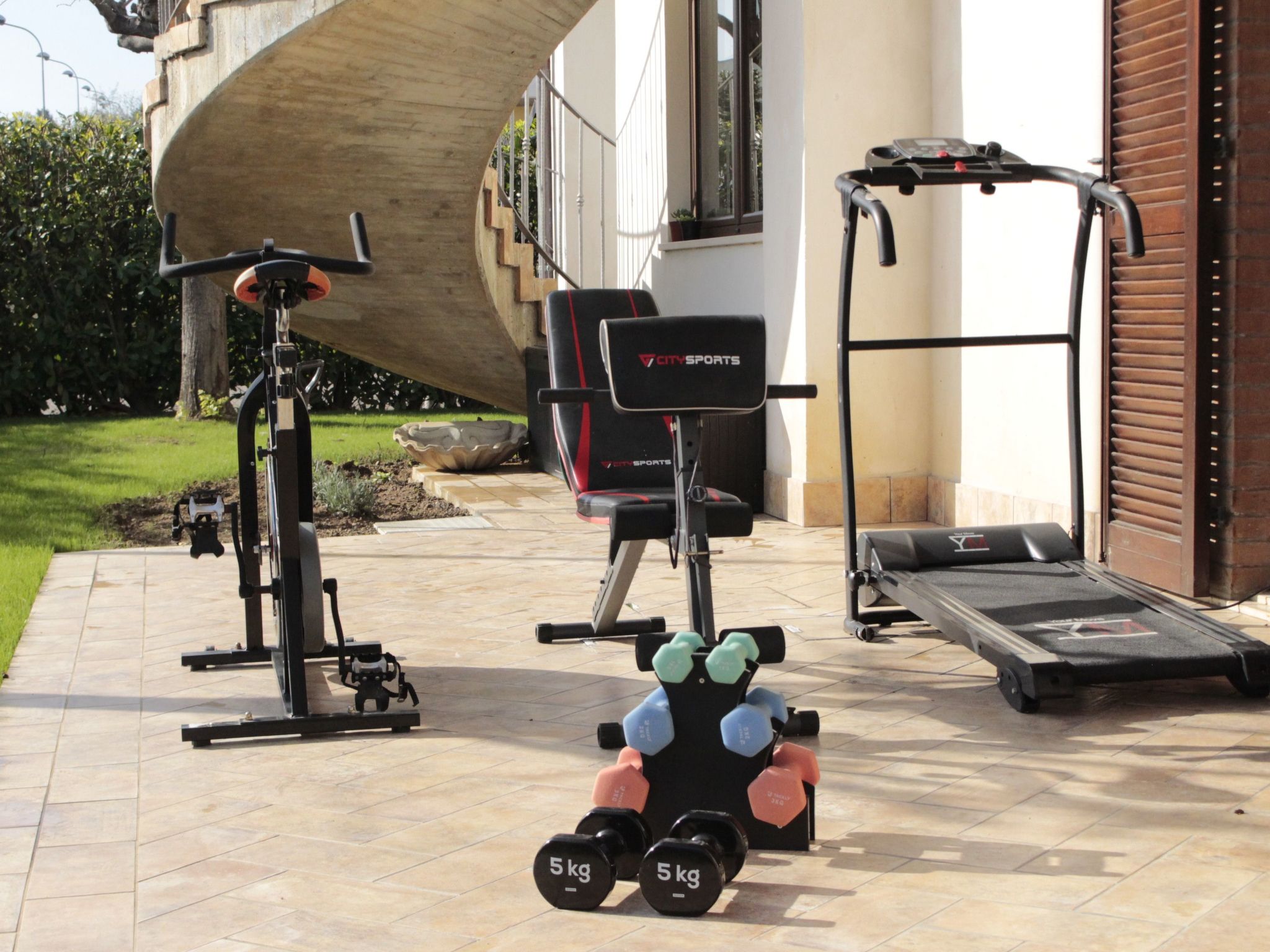 "Daphne Experience".-Binnen