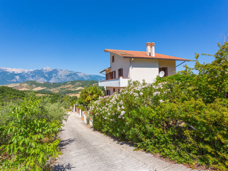 Search and Stay destination Altino, Abruzzo - Italy from AU$ 154. Scutti