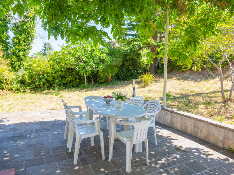 Search and Stay destination Altino, Abruzzo - Italy from AU$ 154. Scutti