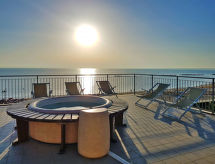 Appartement direct aan zee in Roseto degli Abruzzi met zwembad - thumbnail 4