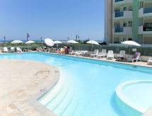 Appartement direct aan zee in Roseto degli Abruzzi met zwembad - thumbnail 3