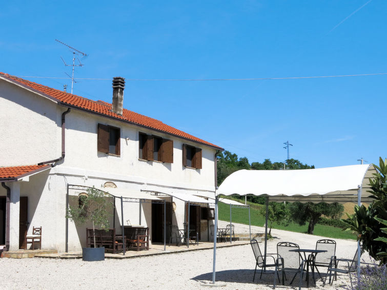 Ontspan in Whirlpool: Rustiek appartement in Roseto degli Abruzzi in Roseto degli Abruzzi