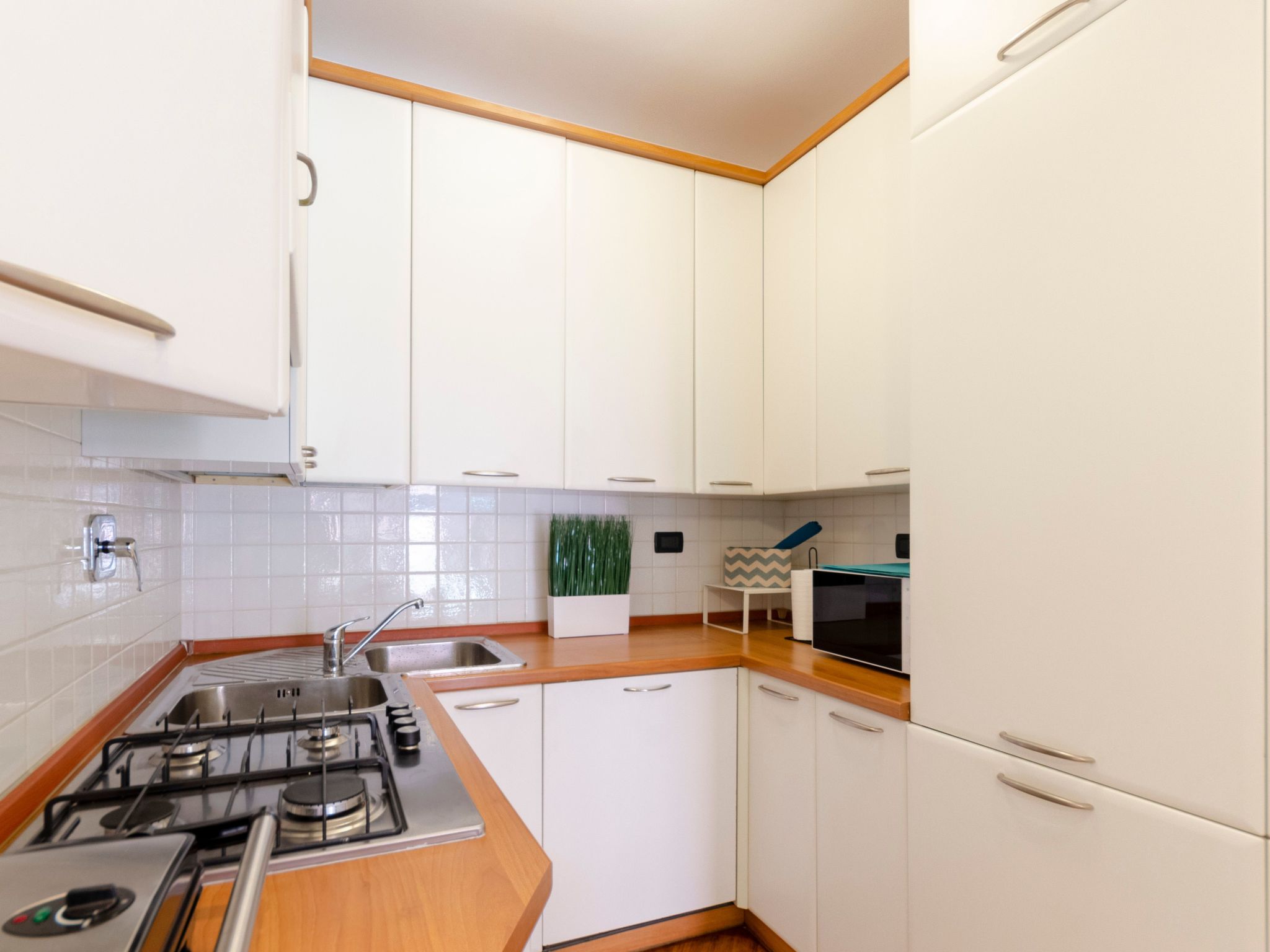 Dock of the Bay Genova, 2b 1b, 2 garage e balcone-Image-tags.info