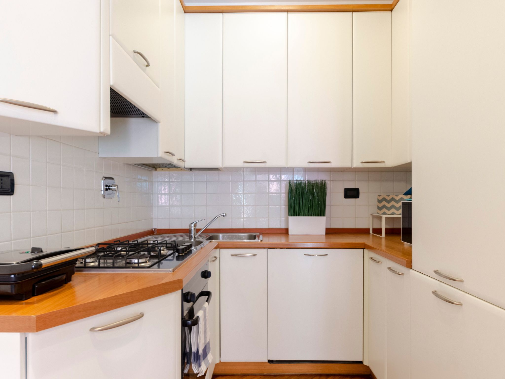 Dock of the Bay Genova, 2b 1b, 2 garage e balcone-Image-tags.info