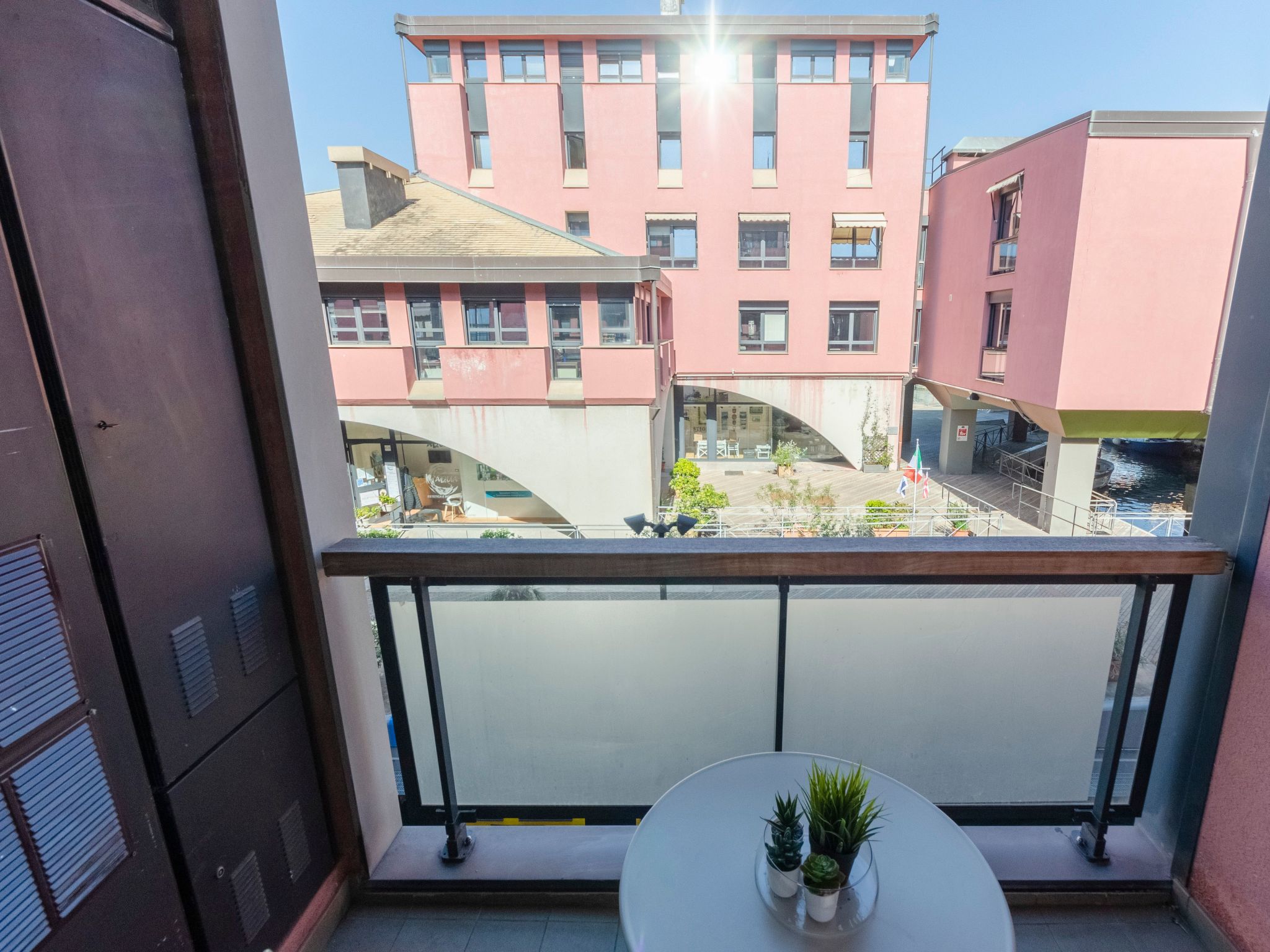 Dock of the Bay Genova, 2b 1b, 2 garage e balcone-Image-tags.info