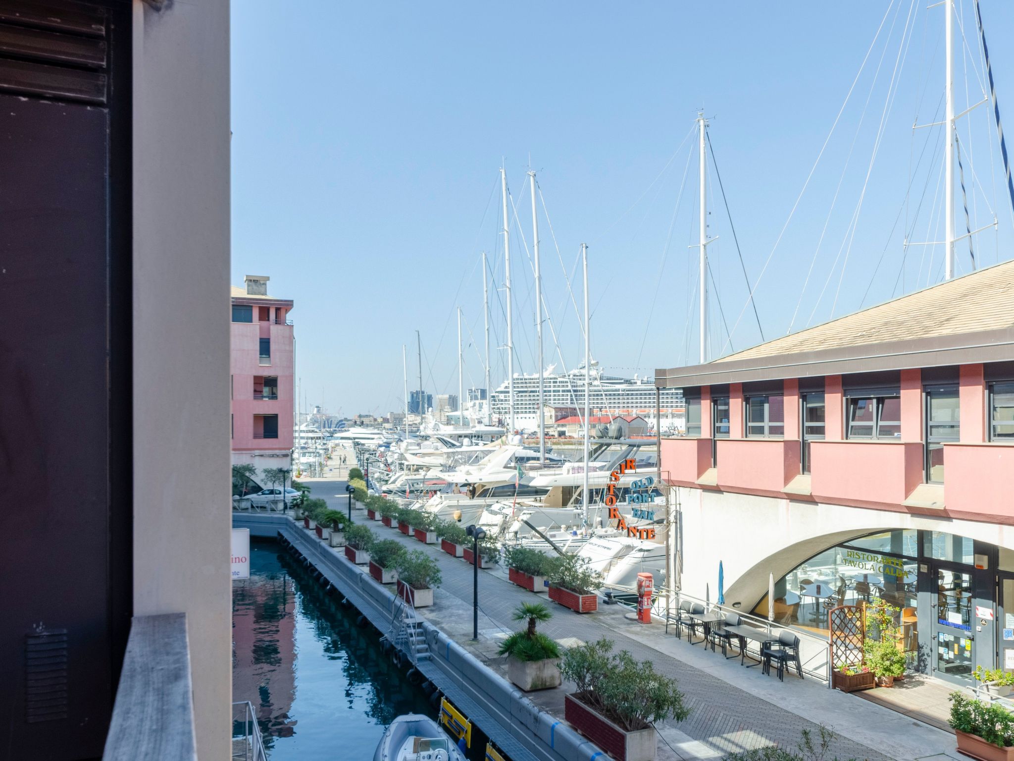 Dock of the Bay Genova, 2b 1b, 2 garage e balcone-Image-tags.info