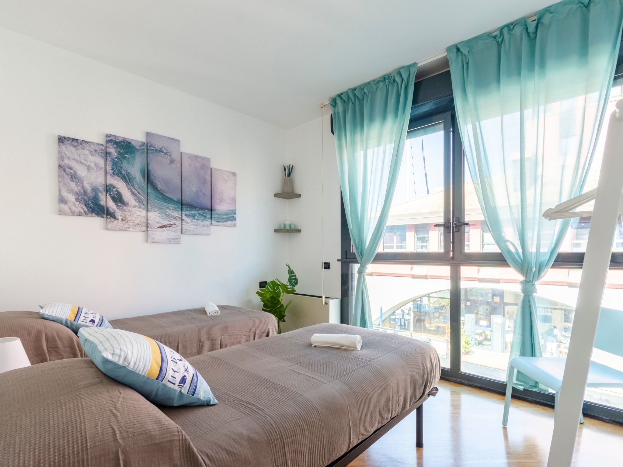 Dock of the Bay Genova, 2b 1b, 2 garage e balcone-Image-tags.info