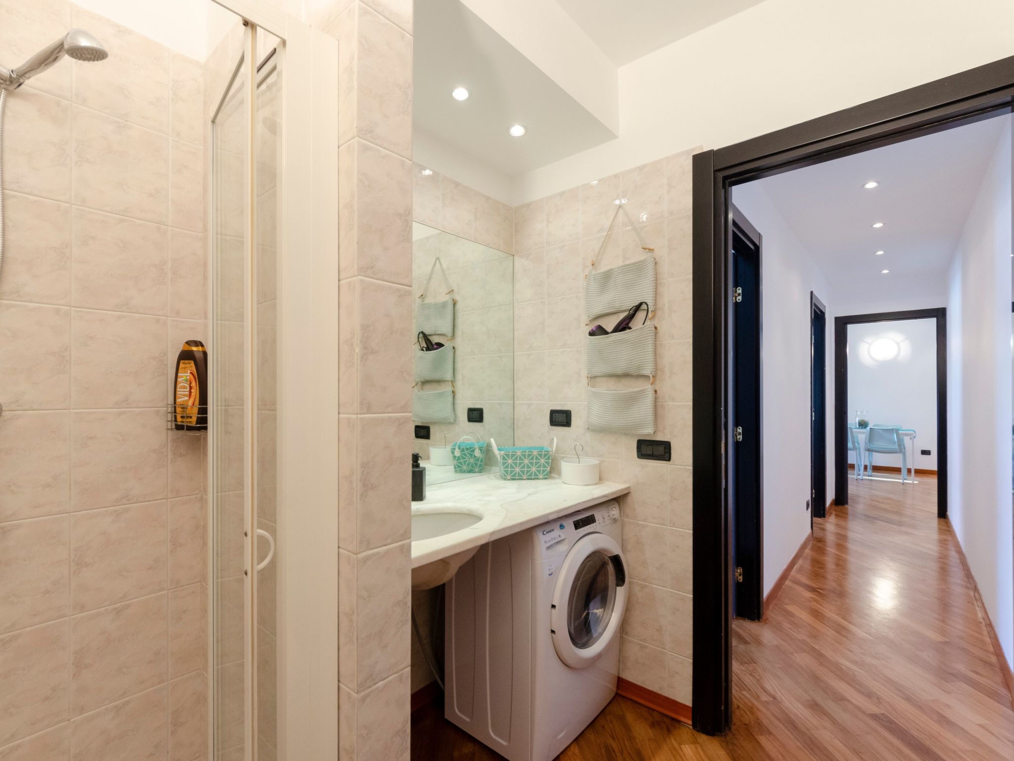 Dock of the Bay Genova, 2b 1b, 2 garage e balcone-Image-tags.info