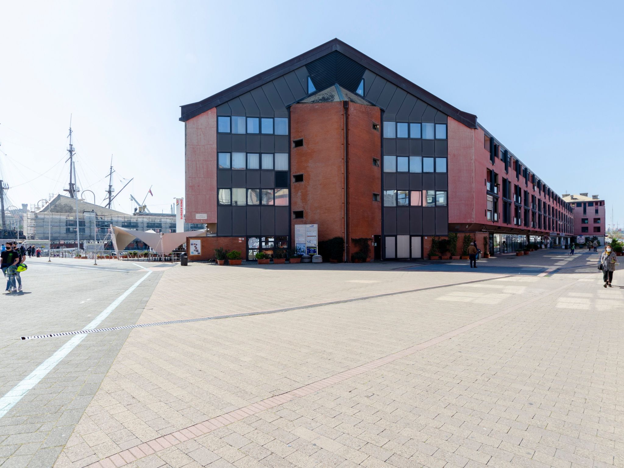 Dock of the Bay Genova, 2b 1b, 2 garage e balcone-Image-tags.info